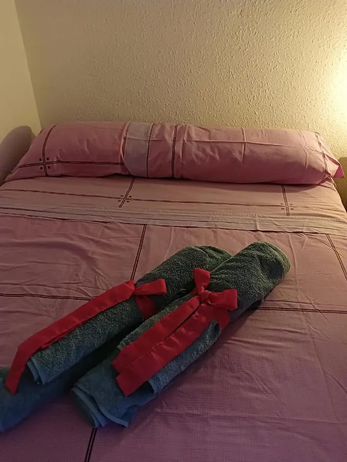 Habitacion Piso Particular En 카스티예하데라쿠에스타 0*,